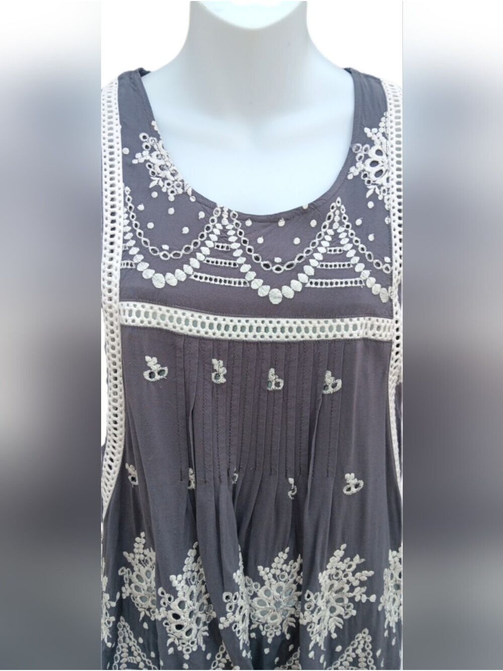 Sundance Dress Gray White Embroidered Size S - Picture 2 of 5